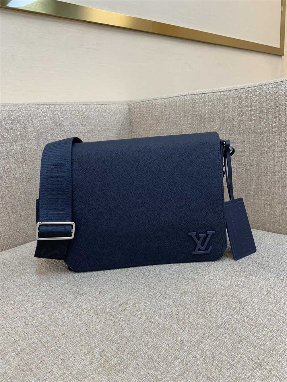 Louis Vuitton TAKEOFF M11599  size：28x24x10cm 2025 new 